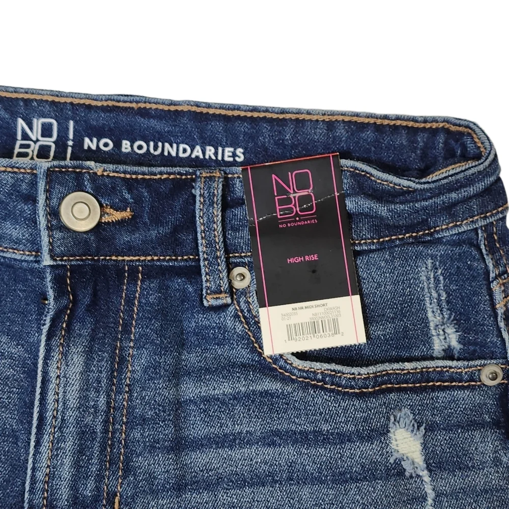No Boundaries NWT High Rise Destructed Midi Shorts in Dark Wash Size 5